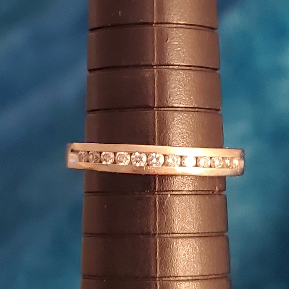 14k wg diamond wedding band - Picture 3 of 7
